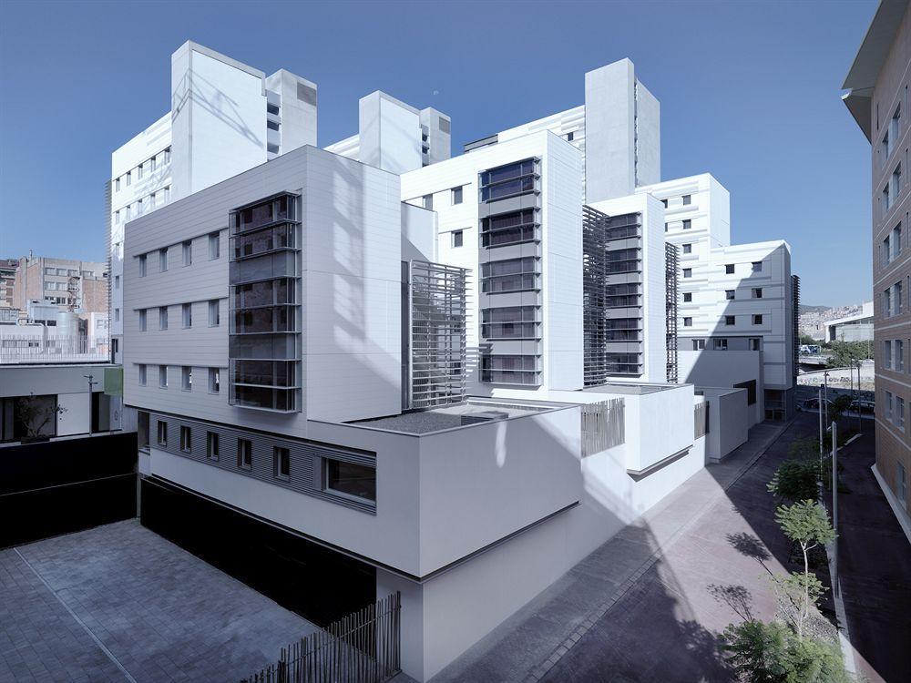 Отель Residencia Melon District Marina Барселона Экстерьер фото