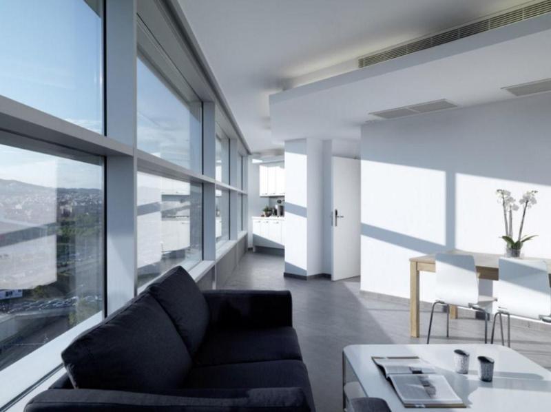 Отель Residencia Melon District Marina Барселона Экстерьер фото