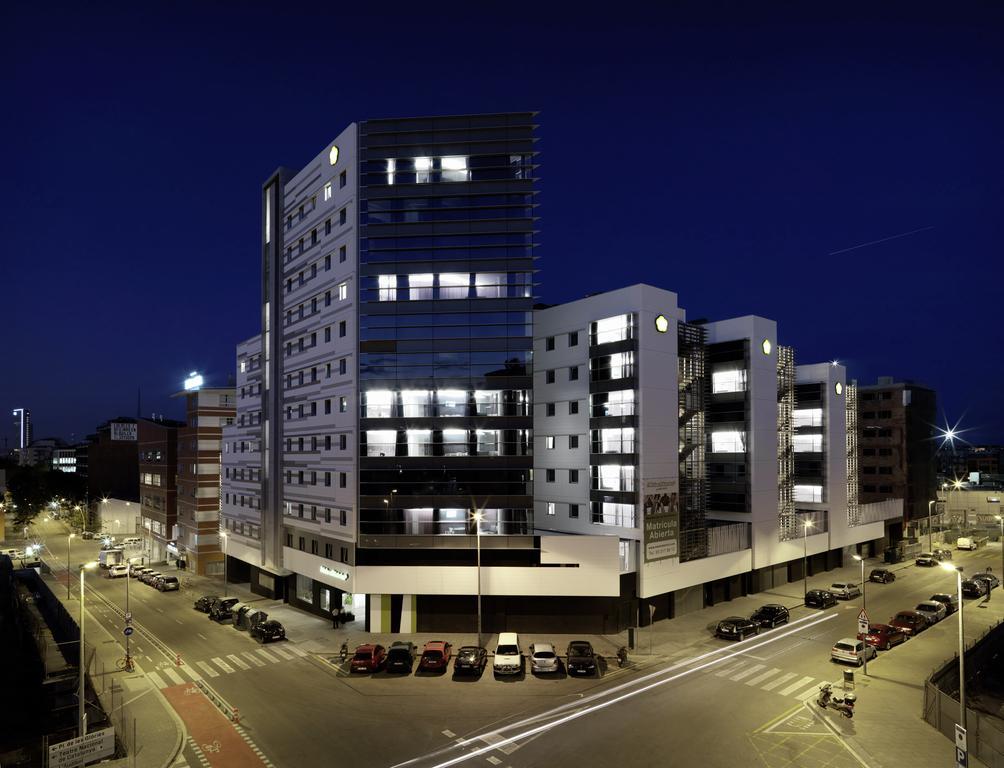 Отель Residencia Melon District Marina Барселона Экстерьер фото